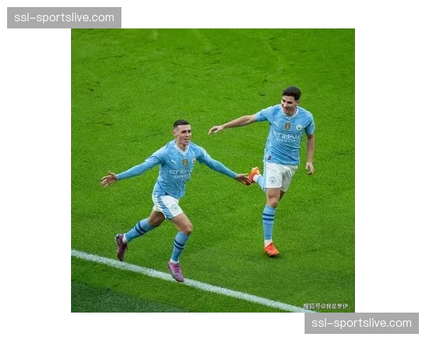 老将的坚守：纳瓦斯高接抵挡，多次化解曼城必进球